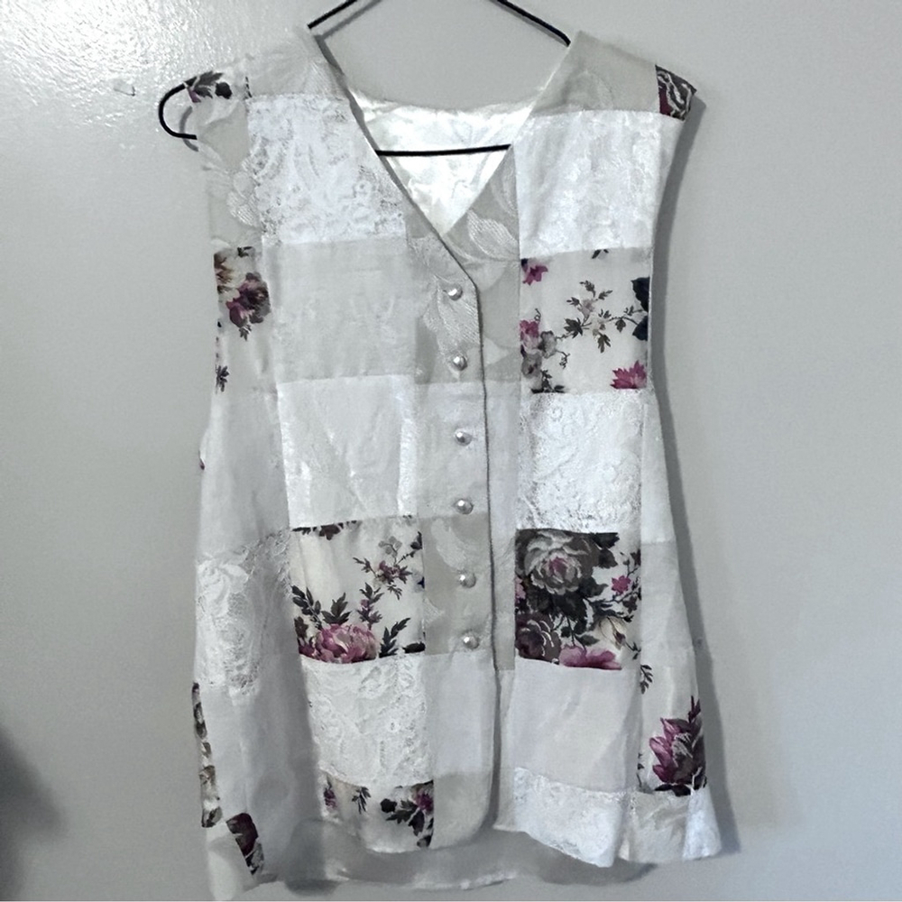 Vintage Floral and Lace Patchwork Sleeveless Vest Large Cottagecore Festival